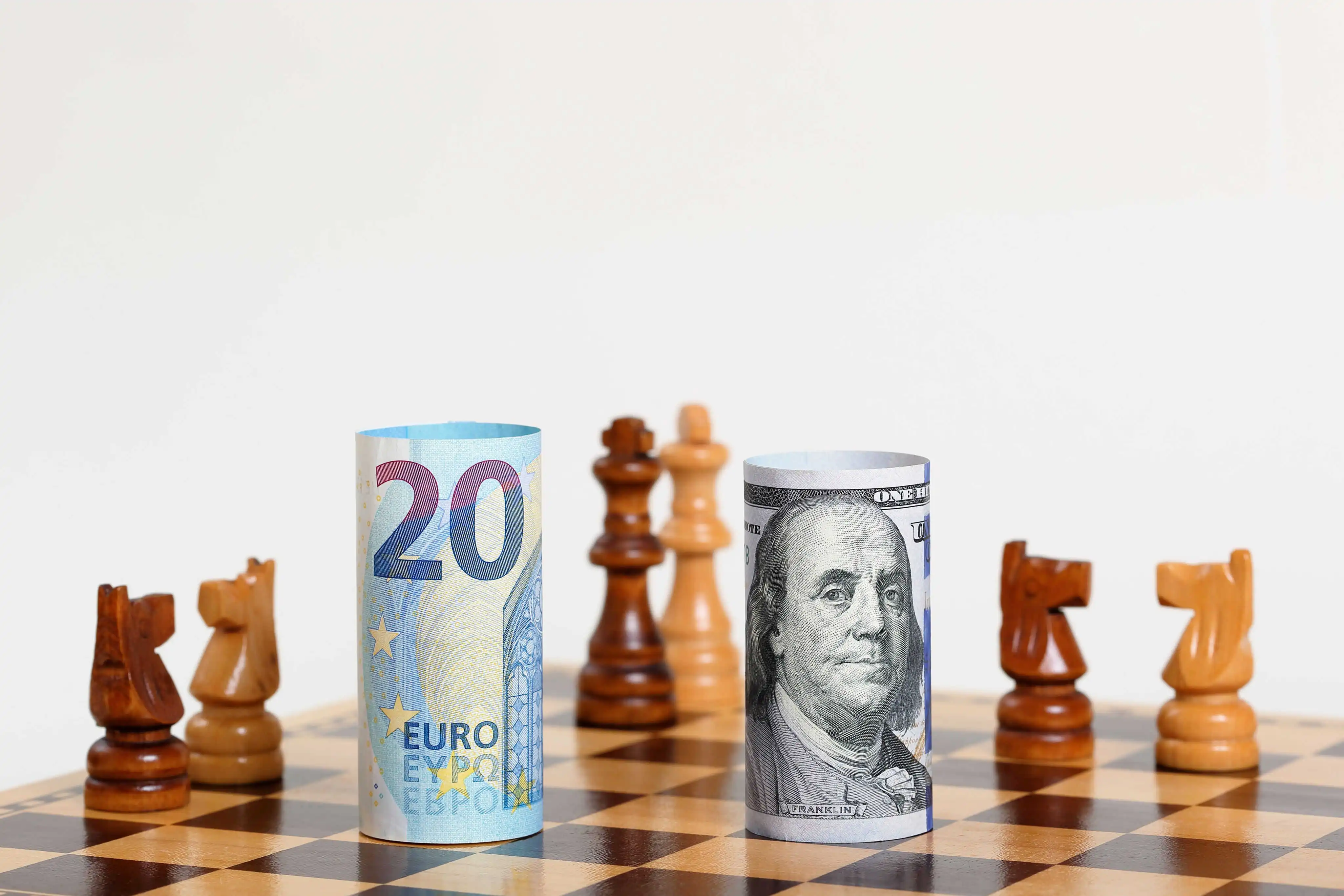 Daily Forex Market Report 28-Nov-2022: Euro and US hawks square up, GBP makes early morning gains